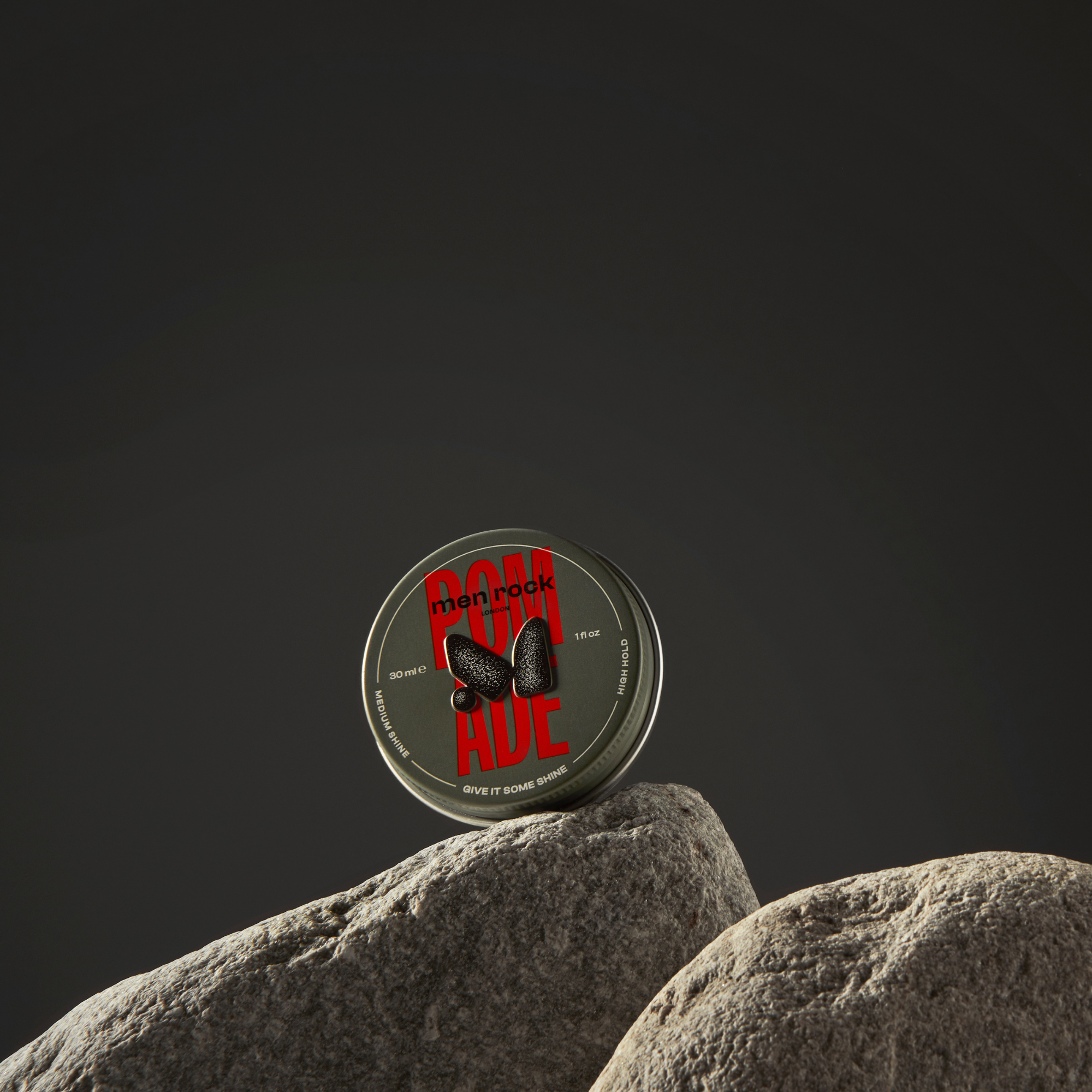 Pomade for men with high hold, medium shine in 30ml pack
